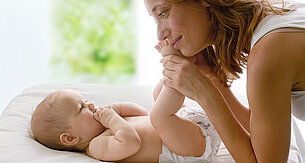Nabelpflege Babys & Neugeborene: Die besten Tipps für Eltern | HiPP